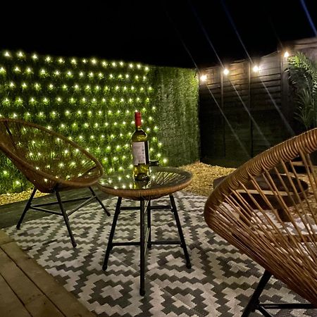 The Nest @The Outside Inn Mountfield ภายนอก รูปภาพ